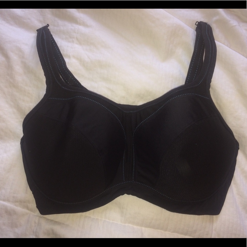 Chantelle sports bra